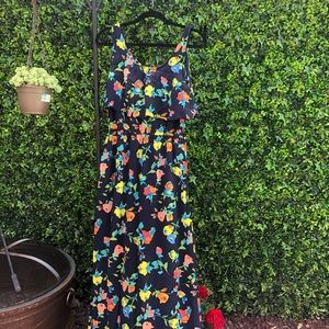 Sleeveless long summer dress